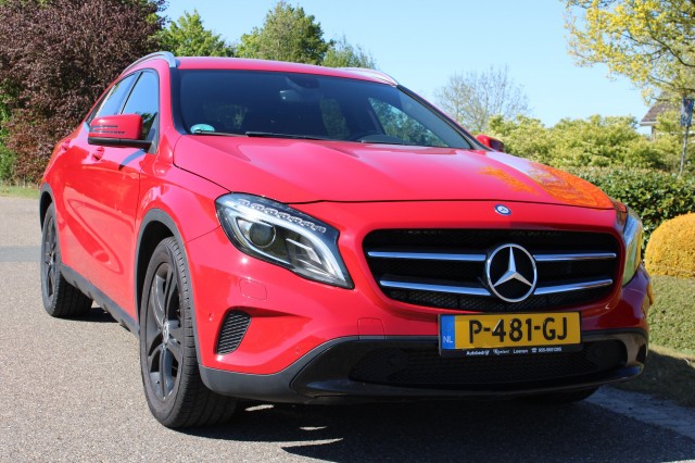 MERCEDES-BENZ GLA-KLASSE 200 156pk Ambition airco/half leer/navi/PDC/trekhaak/xenon, Autobedrijf Roetert, Loenen