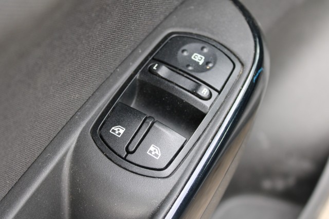 OPEL CORSA-E 1.0 Turbo 90pk Business+ 5-drs Airco/Cruise/PDC, Autobedrijf Roetert, Loenen