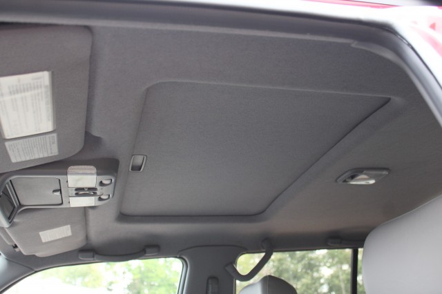 NISSAN PATHFINDER 3.3 V6 150pk, Autobedrijf Roetert, Loenen