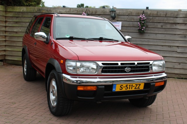 NISSAN PATHFINDER 3.3 V6 150pk, Autobedrijf Roetert, Loenen