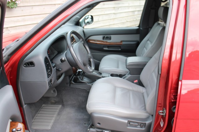 NISSAN PATHFINDER 3.3 V6 150pk, Autobedrijf Roetert, Loenen