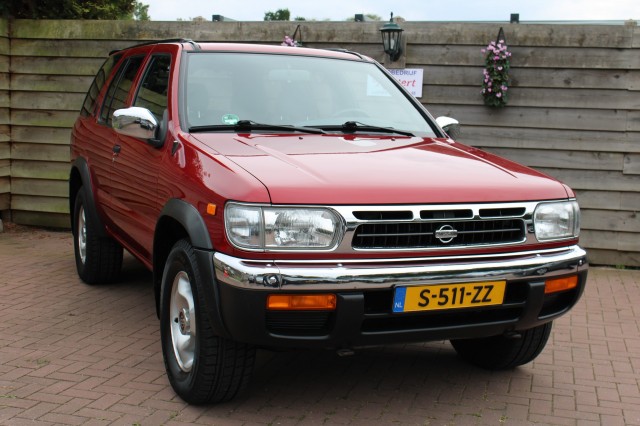 NISSAN PATHFINDER 3.3 V6 150pk, Autobedrijf Roetert, Loenen