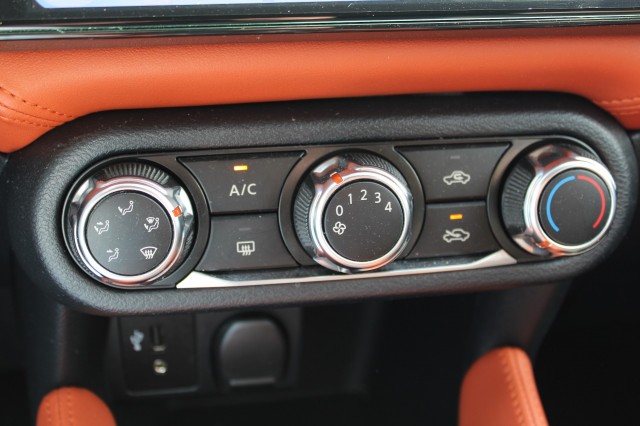 NISSAN MICRA 1.0L 73pk Acenta 5-drs Airco/Cruise/PDC/Trekhaak/CarPlay/Android, Autobedrijf Roetert, Loenen