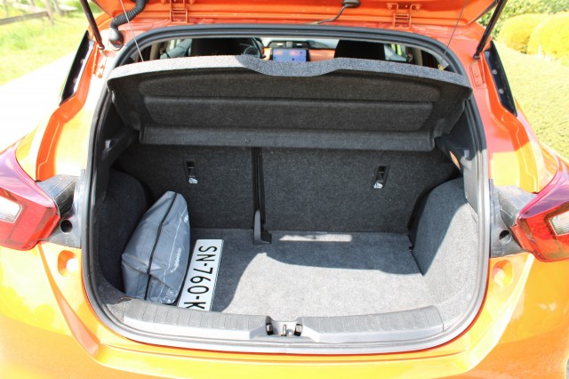 NISSAN MICRA 1.0L 73pk Acenta 5-drs Airco/Cruise/PDC/Trekhaak/CarPlay/Android, Autobedrijf Roetert, Loenen
