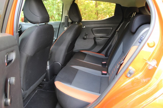 NISSAN MICRA 1.0L 73pk Acenta 5-drs Airco/Cruise/PDC/Trekhaak/CarPlay/Android, Autobedrijf Roetert, Loenen