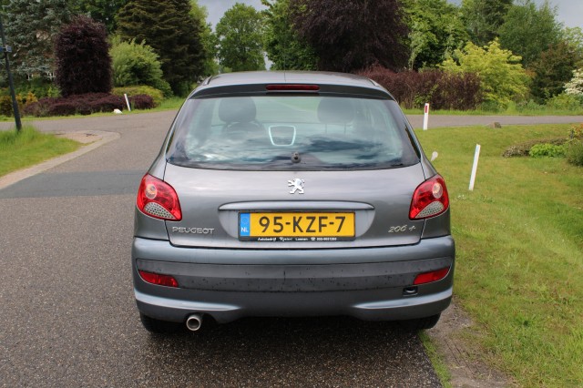 PEUGEOT 206 + 1.4 75pk Generation ECC/el.pakket/5-deurs, Autobedrijf Roetert, Loenen