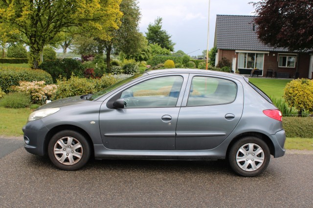 PEUGEOT 206 + 1.4 75pk Generation ECC/el.pakket/5-deurs, Autobedrijf Roetert, Loenen