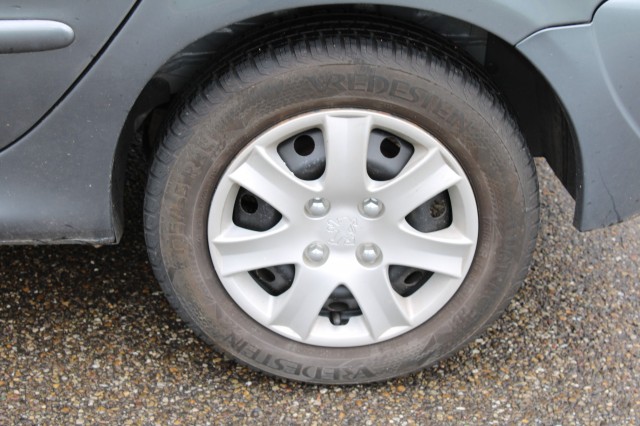PEUGEOT 206 + 1.4 75pk Generation ECC/el.pakket/5-deurs, Autobedrijf Roetert, Loenen