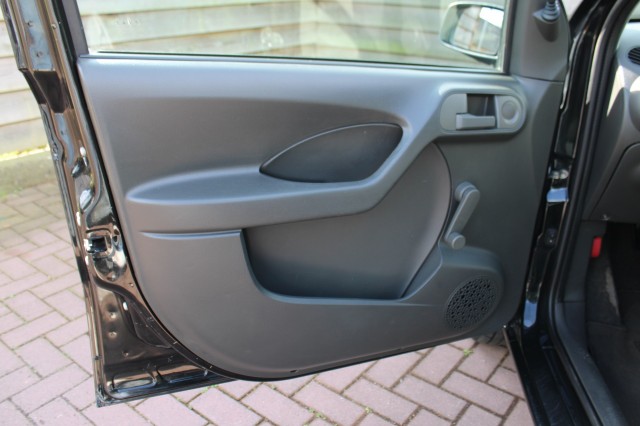 FIAT PANDA 1.1 54pk Active stuurbekr 5-deurs, Autobedrijf Roetert, Loenen