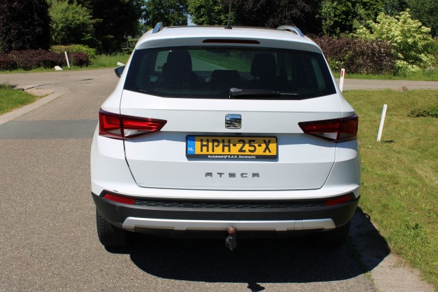 SEAT ATECA 1.4 TSI 150pk Automaat Style ECC/ACC/Navi/Camera/Trekhaak/CarPlay, Autobedrijf Roetert, Loenen
