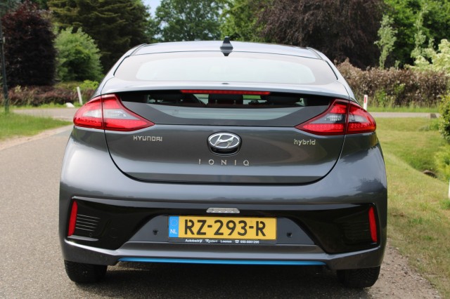 HYUNDAI IONIQ 1.6 GDi 141pk Hybrid Automaat Comfort ECC/ACC/Navi/Camera/DAB/CarPlay, Autobedrijf Roetert, Loenen