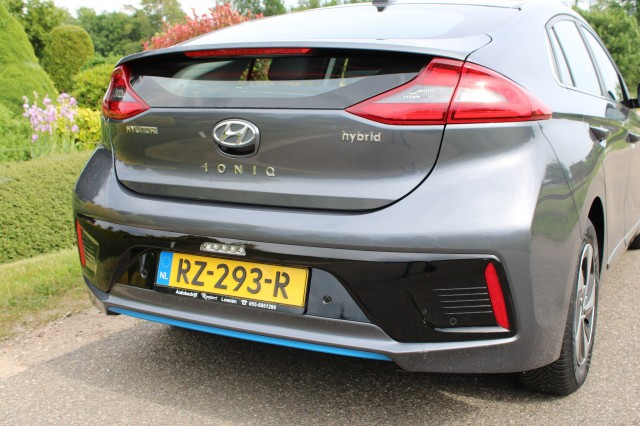 HYUNDAI IONIQ 1.6 GDi 141pk Hybrid Automaat Comfort ECC/ACC/Navi/Camera/DAB/CarPlay, Autobedrijf Roetert, Loenen