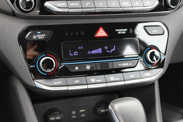 HYUNDAI IONIQ 1.6 GDi 141pk Hybrid Automaat Comfort ECC/ACC/Navi/Camera/DAB/CarPlay, Autobedrijf Roetert, Loenen