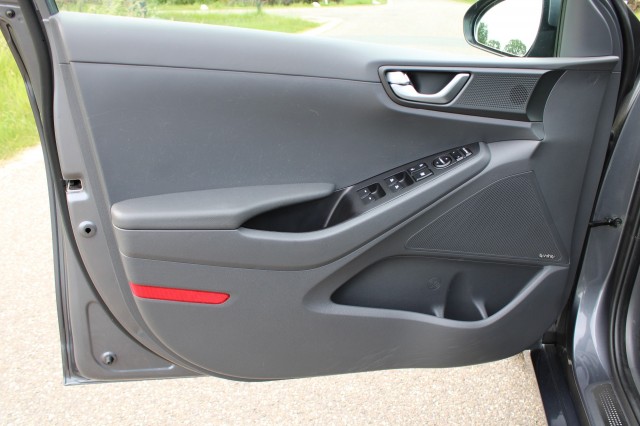 HYUNDAI IONIQ 1.6 GDi 141pk Hybrid Automaat Comfort ECC/ACC/Navi/Camera/DAB/CarPlay, Autobedrijf Roetert, Loenen