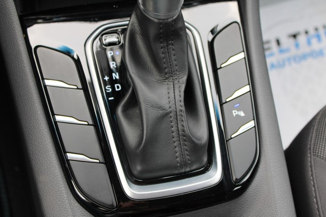 HYUNDAI IONIQ 1.6 GDi 141pk Hybrid Automaat Comfort ECC/ACC/Navi/Camera/DAB/CarPlay, Autobedrijf Roetert, Loenen