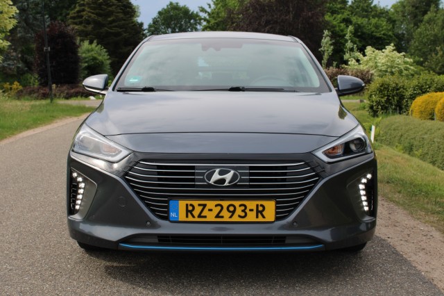 HYUNDAI IONIQ 1.6 GDi 141pk Hybrid Automaat Comfort ECC/ACC/Navi/Camera/DAB/CarPlay, Autobedrijf Roetert, Loenen