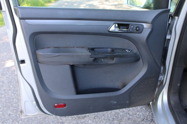 VOLKSWAGEN TOURAN 1.9 TDI 105pk Athene Airco/Cruise/Trekhaak, Autobedrijf Roetert, Loenen