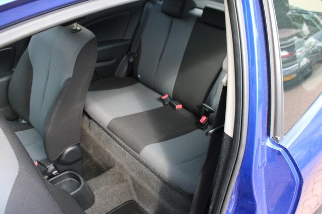 MAZDA 2 1.3 75pk XS 3-deurs el.ramen/centr. vergrendeling/lichtmet. velgen, Autobedrijf Roetert, Loenen