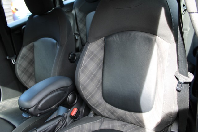 MINI COOPER 1.5 136pk Cooper Pepper Business ECC/cruise/navi/PDC/half leer 5-drs, Autobedrijf Roetert, Loenen