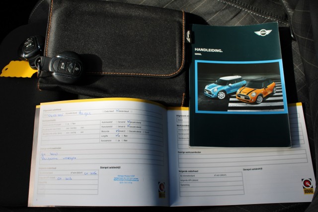 MINI COOPER 1.5 136pk Cooper Pepper Business ECC/cruise/navi/PDC/half leer 5-drs, Autobedrijf Roetert, Loenen