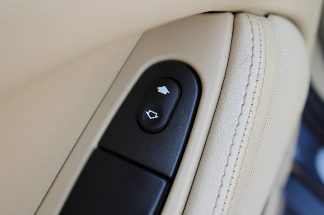 JAGUAR S-TYPE 3.0 V6 Executive Automaat , Autobedrijf Roetert, Loenen