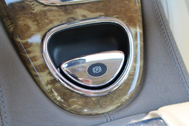 JAGUAR S-TYPE 3.0 V6 Executive Automaat , Autobedrijf Roetert, Loenen