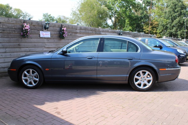 JAGUAR S-TYPE 3.0 V6 Executive Automaat , Autobedrijf Roetert, Loenen