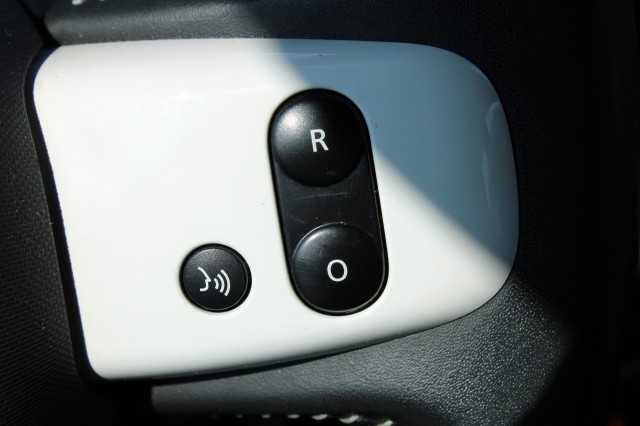 RENAULT TWINGO 0.9 TCE 90pk SS VIVA ECC/cruise/camera/PDC/bluetooth, Autobedrijf Roetert, Loenen