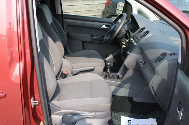 VOLKSWAGEN CADDY 1.2TSI 105pk Trendline airco/el.pakket/trekhaak 5-pers, Autobedrijf Roetert, Loenen