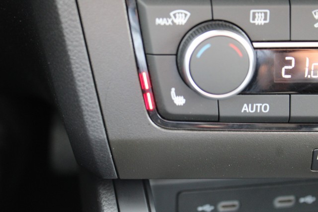 SEAT IBIZA 1.0TSi 95pk Style Business Intense ECC/cruise/carplay/navi/PDC/DAB, Autobedrijf Roetert, Loenen