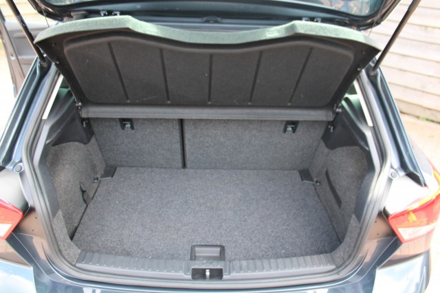 SEAT IBIZA 1.0TSi 95pk Style Business Intense ECC/cruise/carplay/navi/PDC/DAB, Autobedrijf Roetert, Loenen