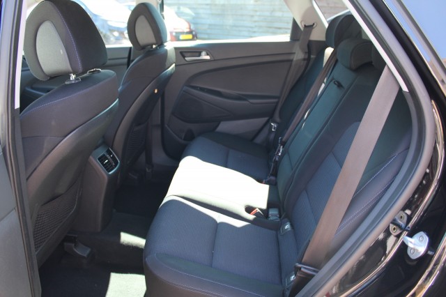 HYUNDAI TUCSON 1.6 GDi 132pk Comfort ECC/Cruise/Navi/Camera/DAB/Stoelverw/Trekhaak, Autobedrijf Roetert, Loenen