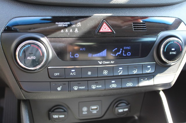 HYUNDAI TUCSON 1.6 GDi 132pk Comfort ECC/Cruise/Navi/Camera/DAB/Stoelverw/Trekhaak, Autobedrijf Roetert, Loenen