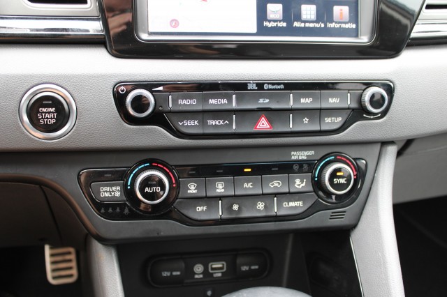 KIA NIRO 1.6 GDi H. ComfortL. 105 pk. ECC/navi/cruise/PDC/camera/radioDAB/stoel+stuurverw/carplay/android, Autobedrijf Roetert, 