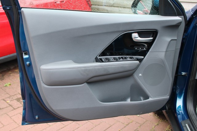 KIA NIRO 1.6 GDi H. ComfortL. 105 pk. ECC/navi/cruise/PDC/camera/radioDAB/stoel+stuurverw/carplay/android, Autobedrijf Roetert, 