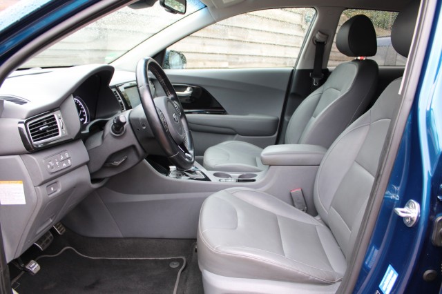 KIA NIRO 1.6 GDi H. ComfortL. 105 pk. ECC/navi/cruise/PDC/camera/radioDAB/stoel+stuurverw/carplay/android, Autobedrijf Roetert, 