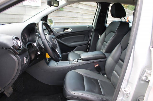 MERCEDES-BENZ B-KLASSE 180 Ambition Automaat , Autobedrijf Roetert, Loenen
