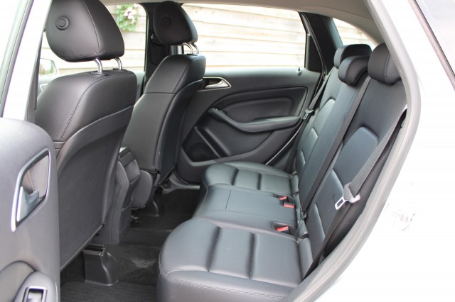 MERCEDES-BENZ B-KLASSE 180 Ambition Automaat , Autobedrijf Roetert, Loenen