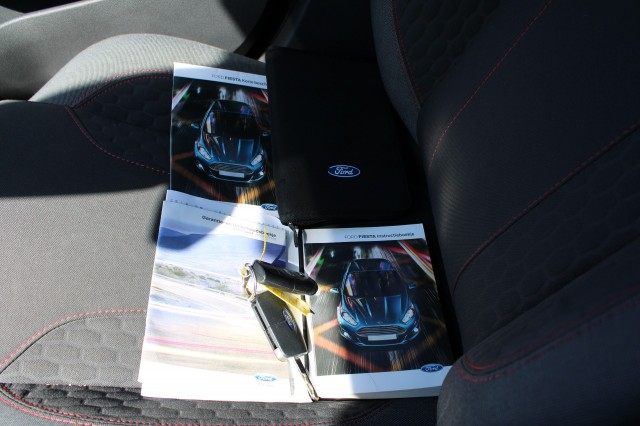 FORD FIESTA 1.0 EB 101pk ST-Line ECC/cruise/navi/LED/trekhaak 5-drs, Autobedrijf Roetert, Loenen