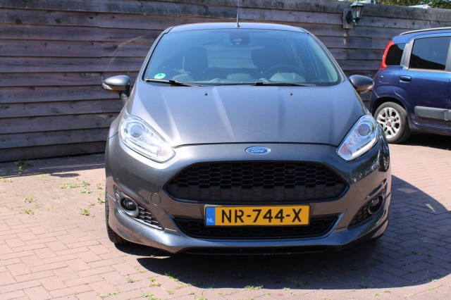 FORD FIESTA 1.0 EB 101pk ST-Line ECC/cruise/navi/LED/trekhaak 5-drs, Autobedrijf Roetert, Loenen