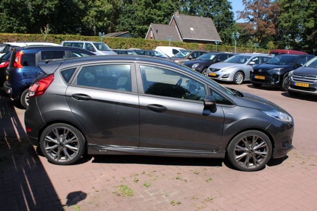 FORD FIESTA 1.0 EB 101pk ST-Line ECC/cruise/navi/LED/trekhaak 5-drs, Autobedrijf Roetert, Loenen
