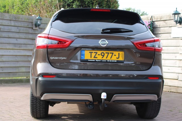 NISSAN QASHQAI 1.2 116pk N-Connecta ECC/Cruise/Navi/Camera/Trekhaak/Panodak/DAB, Autobedrijf Roetert, Loenen