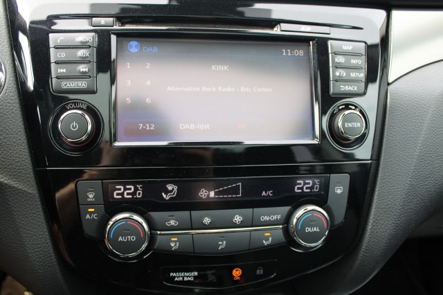 NISSAN QASHQAI 1.2 116pk N-Connecta ECC/Cruise/Navi/Camera/Trekhaak/Panodak/DAB, Autobedrijf Roetert, Loenen