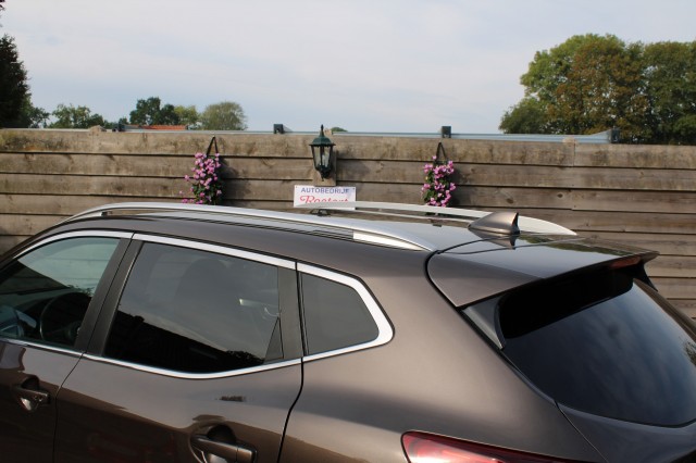 NISSAN QASHQAI 1.2 116pk N-Connecta ECC/Cruise/Navi/Camera/Trekhaak/Panodak/DAB, Autobedrijf Roetert, Loenen