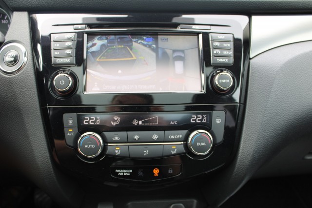 NISSAN QASHQAI 1.2 116pk N-Connecta ECC/Cruise/Navi/Camera/Trekhaak/Panodak/DAB, Autobedrijf Roetert, Loenen