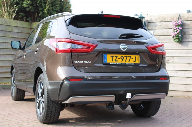 NISSAN QASHQAI 1.2 116pk N-Connecta ECC/Cruise/Navi/Camera/Trekhaak/Panodak/DAB, Autobedrijf Roetert, Loenen