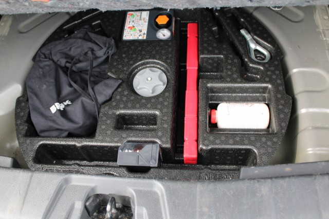 NISSAN QASHQAI 1.2 116pk N-Connecta ECC/Cruise/Navi/Camera/Trekhaak/Panodak/DAB, Autobedrijf Roetert, Loenen