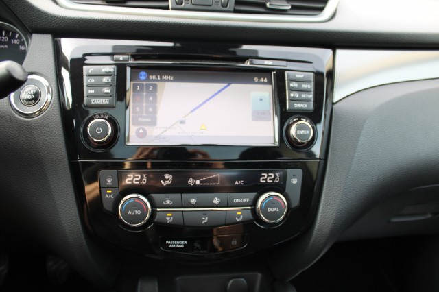 NISSAN QASHQAI 1.2 116pk N-Connecta ECC/Cruise/Navi/Camera/Trekhaak/Panodak/DAB, Autobedrijf Roetert, Loenen