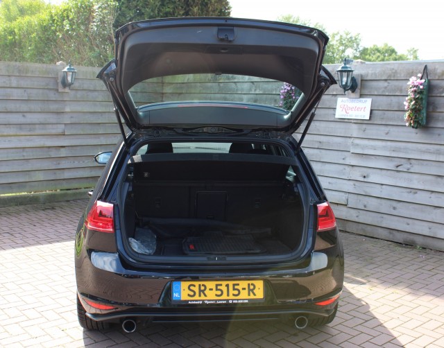 VOLKSWAGEN GOLF 2.0 TSI GTI 220pk Automaat Airco/Cruise/Camera/CarPlay/Stoelverw, Autobedrijf Roetert, Loenen