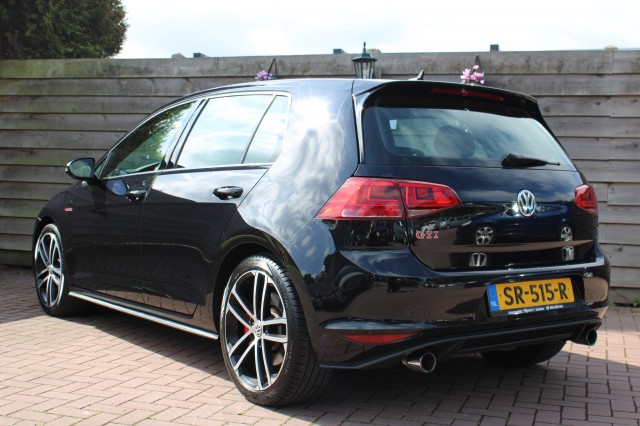 VOLKSWAGEN GOLF 2.0 TSI GTI 220pk Automaat Airco/Cruise/Camera/CarPlay/Stoelverw, Autobedrijf Roetert, Loenen